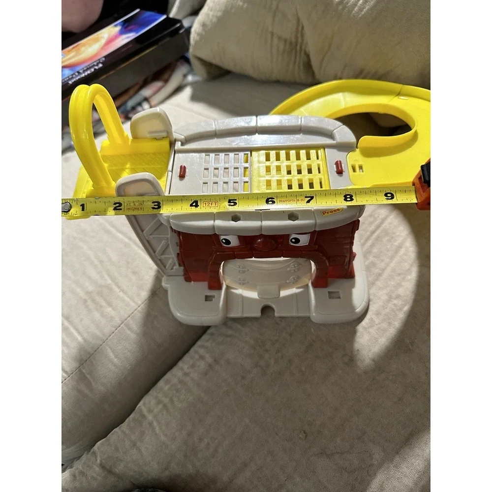 Vintage 2002 Tonka Town Fire Station- READ
